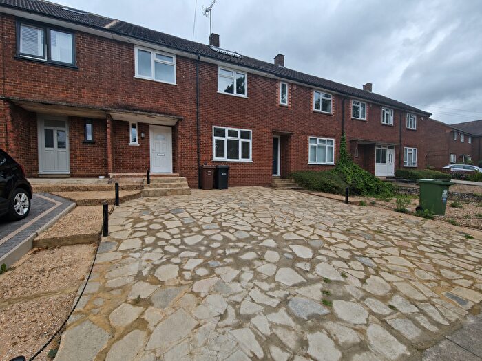 3 Bedroom House To Rent In Holyrood Crescent, AL1