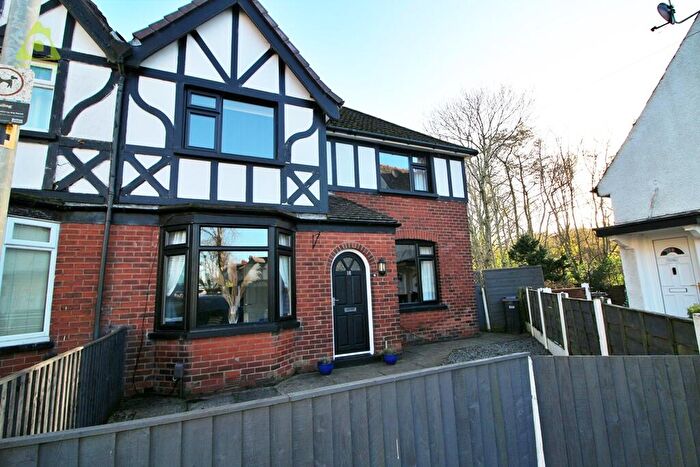 3 Bedroom Semi-Detached House For Sale In Hunger Hill Avenue, Bolton, BL3