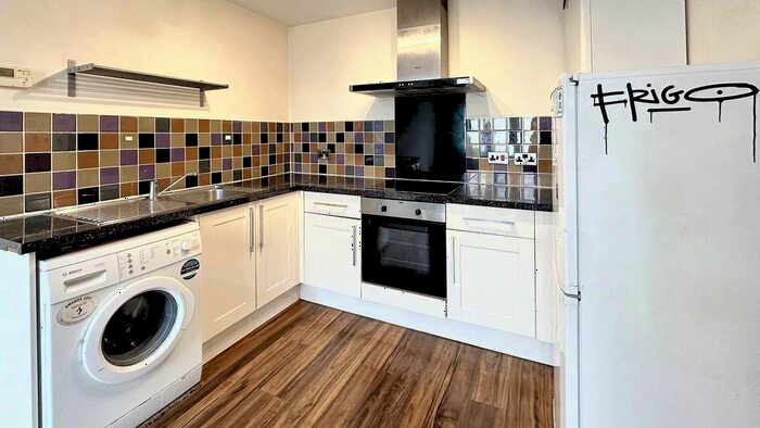1 Bedroom Flat To Rent In West Street, St. Philips, Bristol, BS2