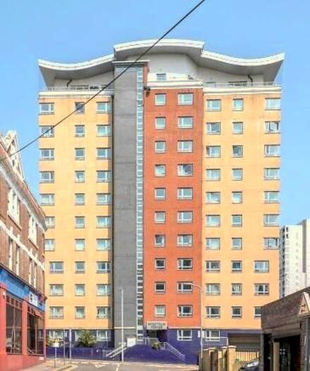 2 Bedroom Flat To Rent In Spectrum Tower, - Hainault Street, Ilford, Essex, IG1