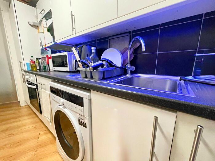 2 Bedroom Flat To Rent In Criterion Mews, London, N19