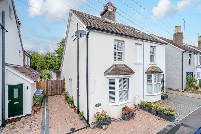3 Bedroom Semi-detached House For Sale In Spencers Road, Horsham, RH12