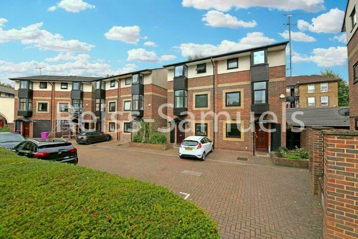 5 Bedroom Town House To Rent In Barnfield Place, Isle Of Dogs, Canary Wharf, London, E14