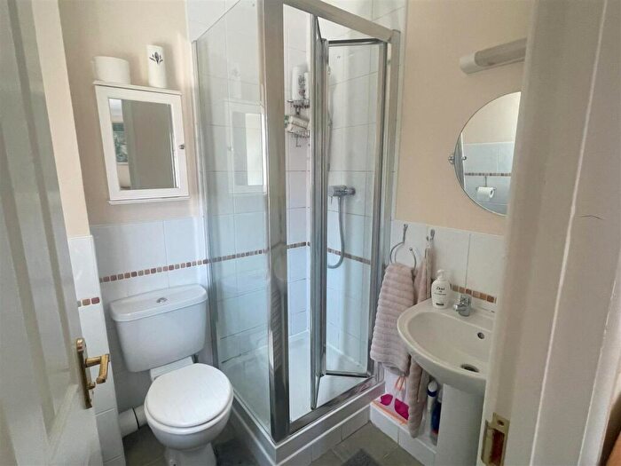 3 Bedroom End Of Terrace House For Sale In Chard Road, Axminster, EX13
