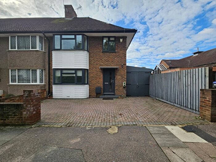 4 Bedroom Semi-Detached House To Rent In Eversfield Gardens, Mill Hill, NW7