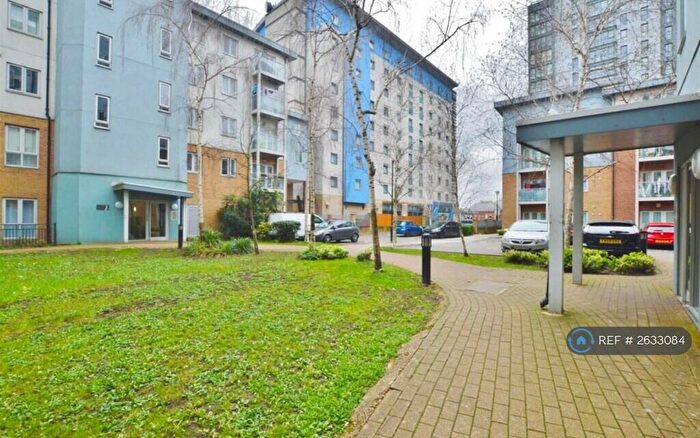 2 Bedroom Flat To Rent In Foundry Court, Slough, SL2