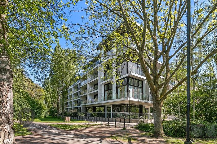 1 Bedroom Flat For Sale In Knaresborough Drive, London, SW18