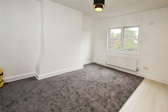 2 Bedroom Flat To Rent In St. Mary's Road, London, SE25