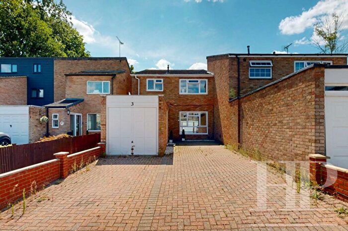 3 Bedroom Semi-Detached House For Sale In Rona Close, Crawley, RH11