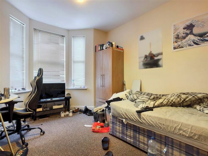 Terraced House To Rent In Roedale Road, Brighton, BN1