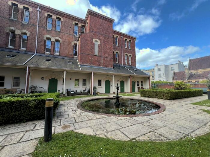 2 Bedroom Flat For Sale In Shaftesbury Hall, Cheltenham, GL50