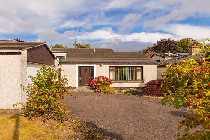 4 Bedroom Detached Villa For Sale In Burnbrae, Edinburgh, EH12