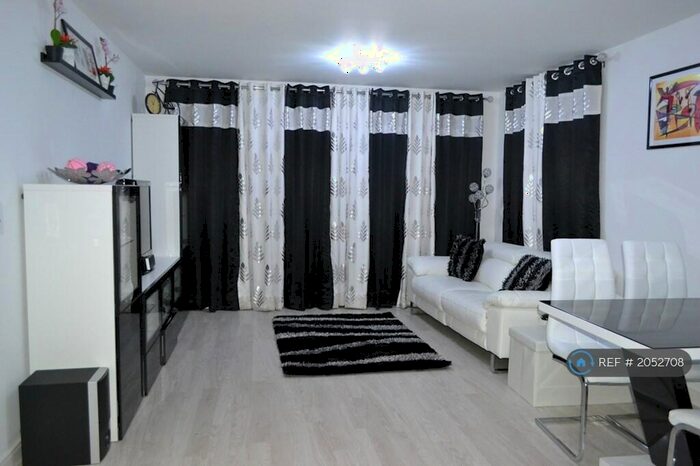 2 Bedroom Flat To Rent In Hawthorn House, Canada Water, SE16