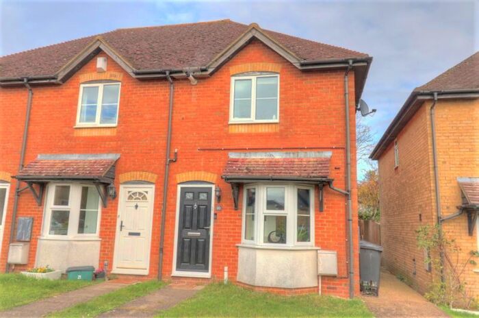 2 Bedroom End Of Terrace House To Rent In Gardens Close, Stokenchurch, High Wycombe, HP14