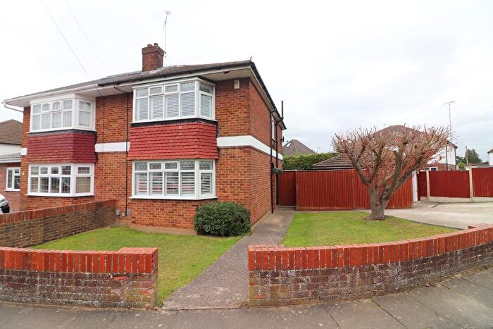 3 Bedroom Semi Detached House For Sale In Granby Road, Luton, Bedfordshire, LU4