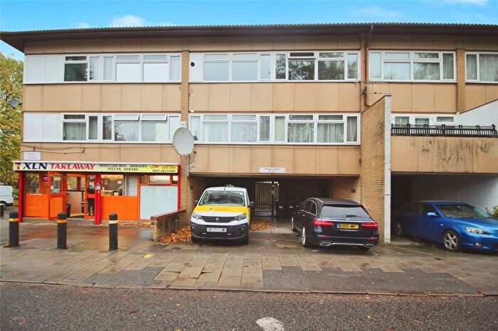 2 Bedroom Flat For Sale In Penryn Avenue, Fishermead, Milton Keynes, MK6
