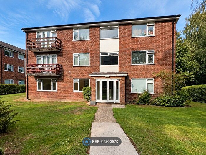 2 Bedroom Flat To Rent In Buckhurst Way Off London Road, East Grinstead, RH19