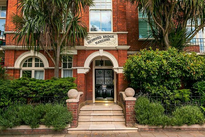 2 Bedroom Flat To Rent In Willoughby Road, East Twickenham, TW1