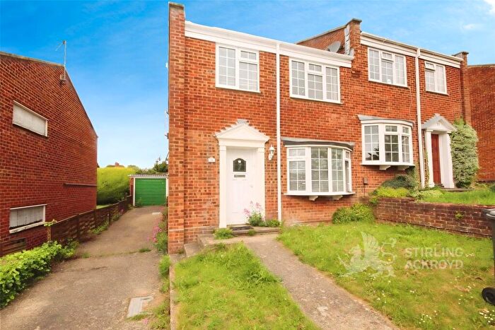 3 Bedroom Semi Detached House To Rent In Lynwood, Guildford, Surrey, GU2