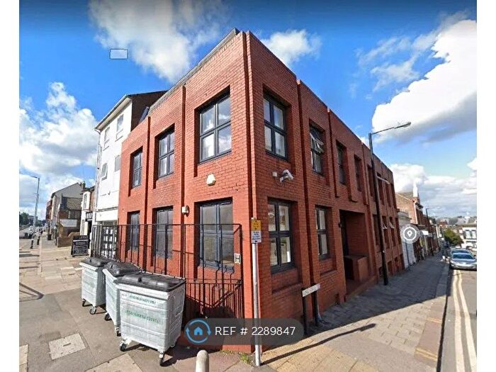 2 Bedroom Flat To Rent In King Street, Luton, LU1