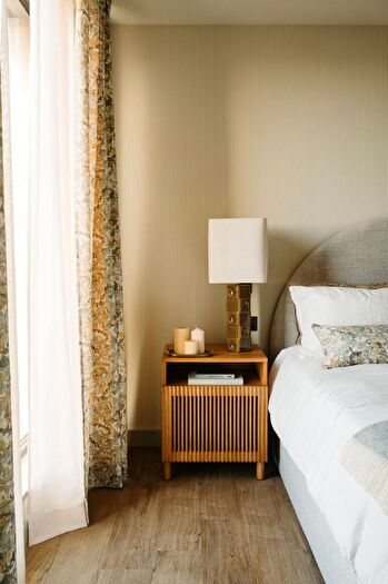 3 Bedroom Flat To Rent In The Draper, Colindale, London, NW9