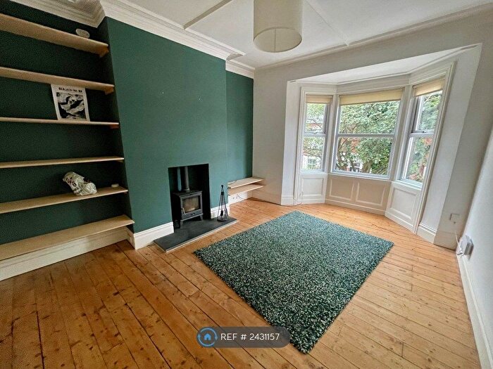 2 Bedroom Flat To Rent In Park Crescent East, North Shields, NE30