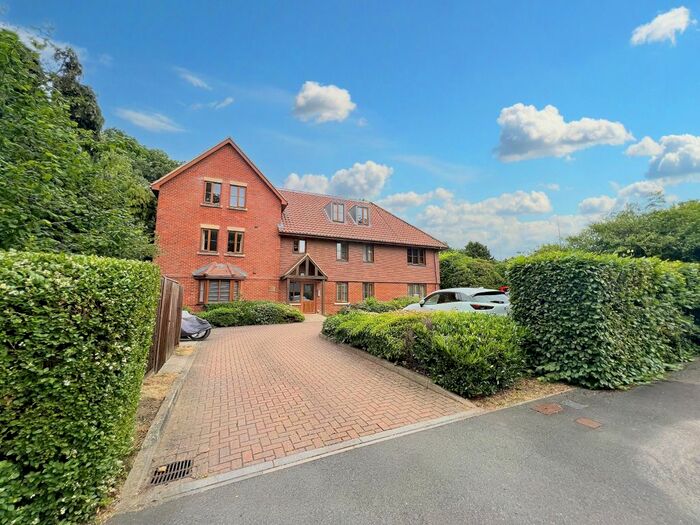 2 Bedroom Flat To Rent In Flat, Ashley House, Waverley Close, Camberley, GU15