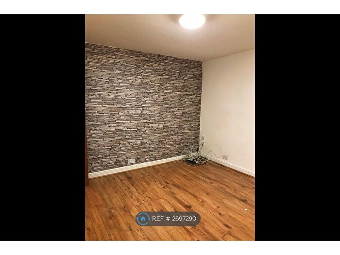 1 Bedroom Flat To Rent In Otley Road, Bradford, BD2