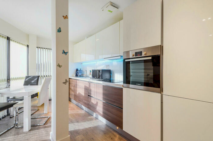 2 Bedroom Apartment To Rent In Freya House, London Road, RG24