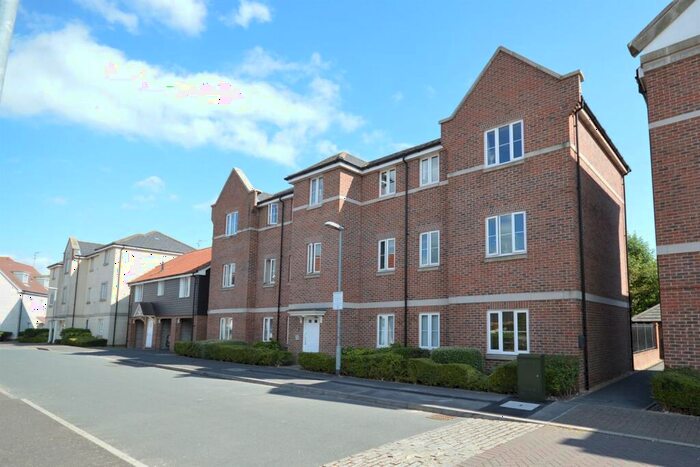 2 Bedroom Flat To Rent In Whyke Marsh, Chichester, PO19