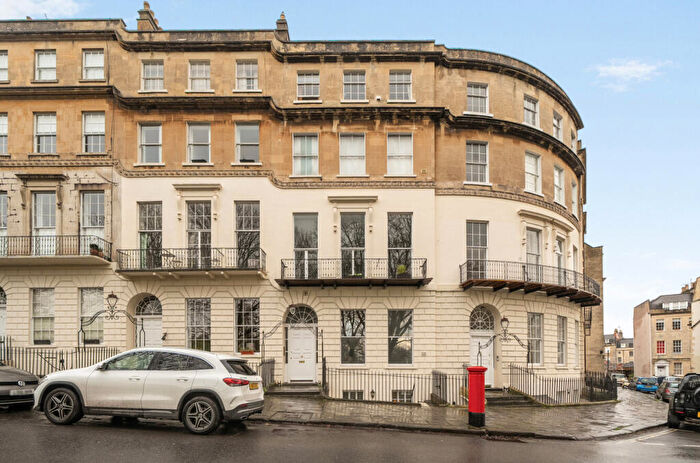 2 Bedroom Flat For Sale In Cavendish Place, Bath, BA1