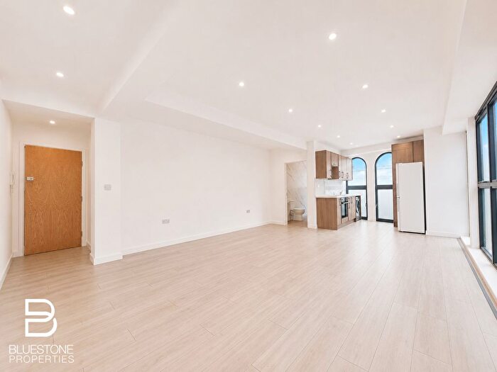 Studio To Rent In Woodcote Road, Wallington, SM6