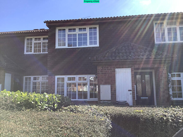 1 Bedroom Maisonette To Rent In Poplar Close, Mytchett, Camberley, GU16