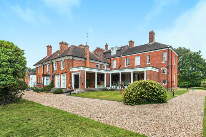 2 Bedroom Apartment To Rent In Firgrove Road, Eversley, Hook, RG27