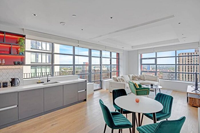 2 Bedroom Flat To Rent In City Island Way, London, E14