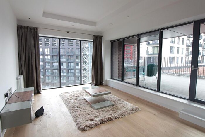 1 Bedroom Flat To Rent In Modena House, London City Island, E14