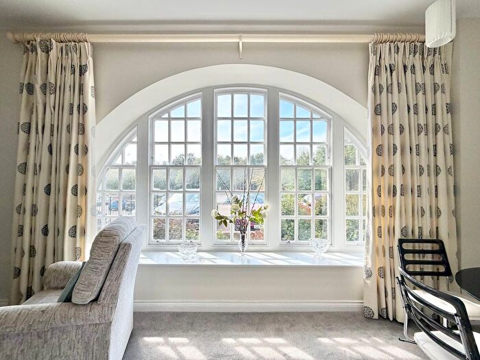 2 Bedroom Flat For Sale In James Walk, Bexhill-On-Sea, TN40