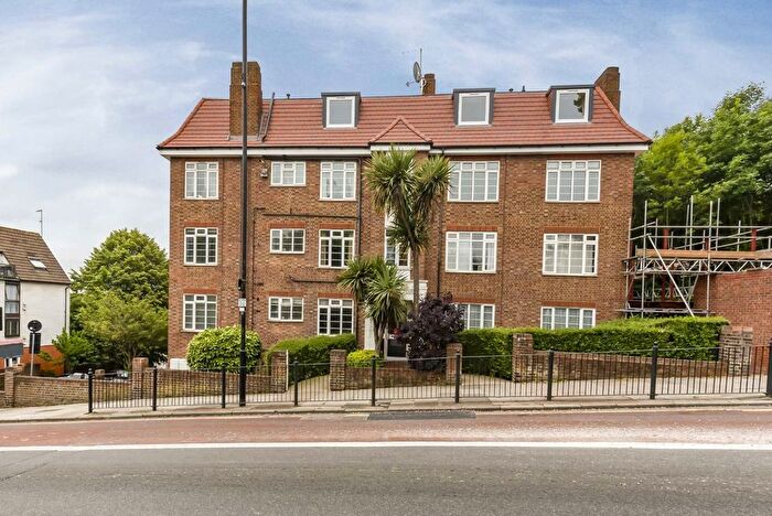 2 Bedroom Flat To Rent In Risborough Close, Muswell Hill, London, N10