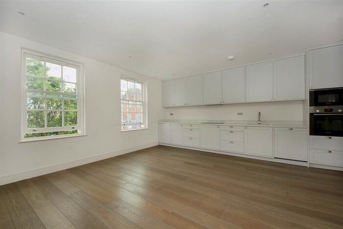 2 Bedroom Flat To Rent In High Street, London, W3