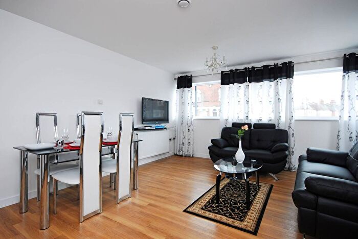 2 Bedroom Flat For Sale In Recovery Street, Tooting, London, SW17