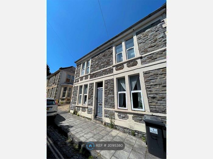 6 Bedroom Semi-Detached House To Rent In Brookfield Avenue, Bristol, BS7