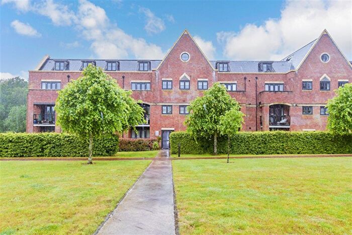 2 Bedroom Flat For Sale In Little Trodgers Lane, Mayfield, East Sussex, TN20