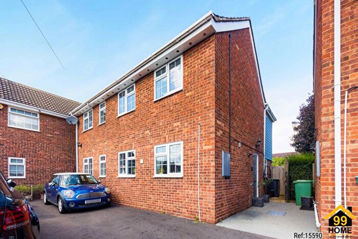 4 Bedroom Detached House For Sale In Spencer Close, Stansted, Essex, CM24