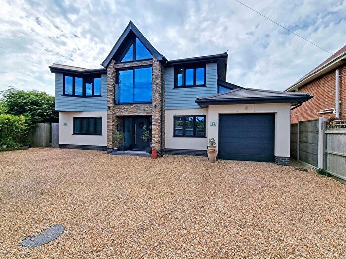 4 Bedroom Detached House For Sale In Cliffe Road, Barton On Sea, New Milton, Hampshire, BH25