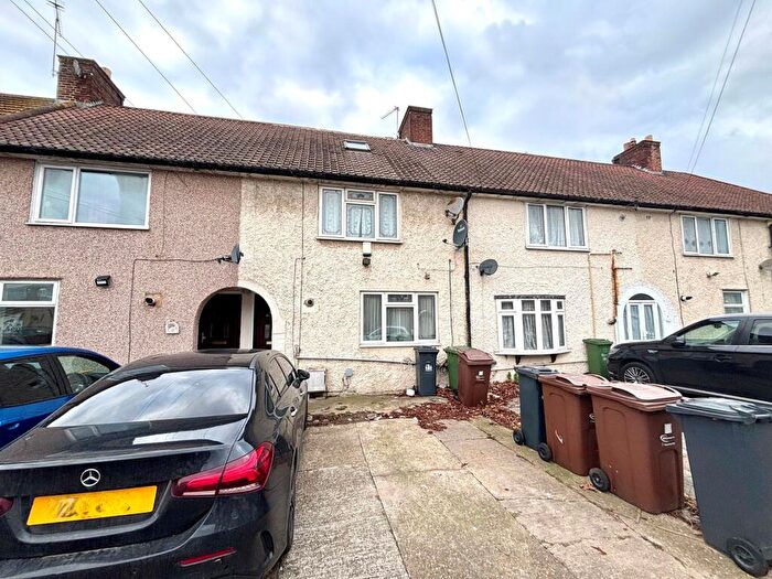 3 Bedroom Terraced House For Sale In Romsey Road, Dagenham, RM9