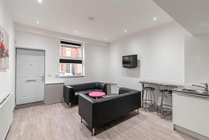 2 Bedroom Flat To Rent In Stratford Road, Newcastle Upon Tyne, NE6