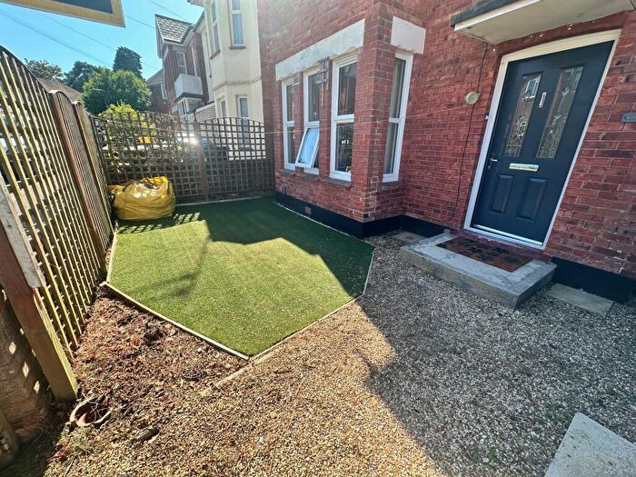 2 Bedroom Flat To Rent In Frederica Road, Bournemouth, BH9