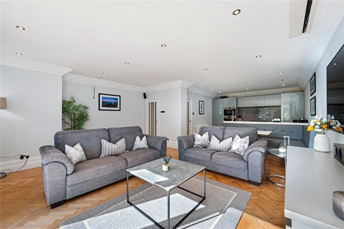 2 Bedroom Apartment To Rent In Adlington Road, Wilmslow, Cheshire, SK9