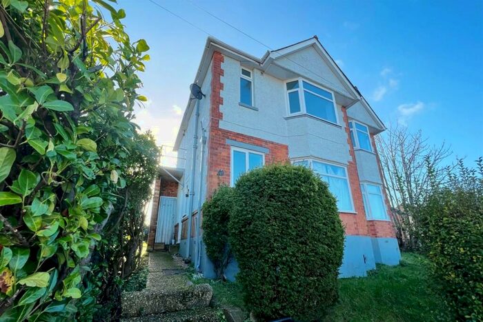 2 Bedroom Flat To Rent In Poole, BH12