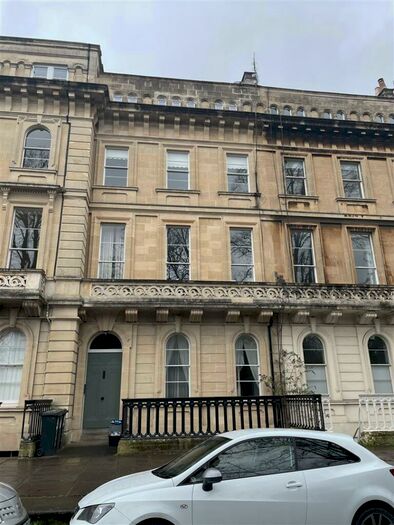 1 Bedroom Apartment To Rent In Victoria Square, Clifton, Bristol, BS8